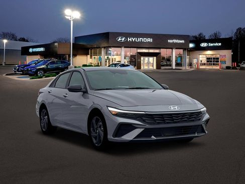 New 2026 Hyundai Elantra Sport image 11