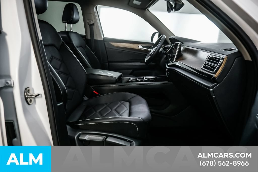 Used 2025 Volkswagen Atlas SE FWD image 19