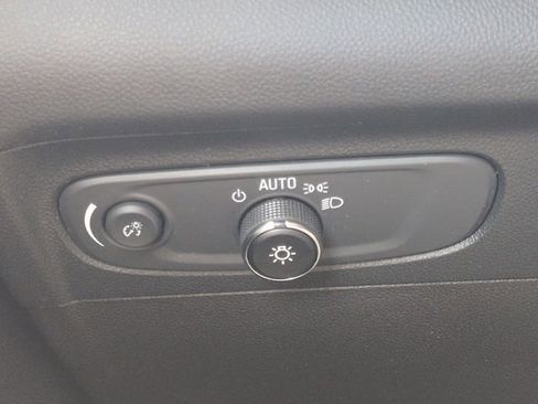 Used 2023 Buick Envision Essence AWD/4WD image 20