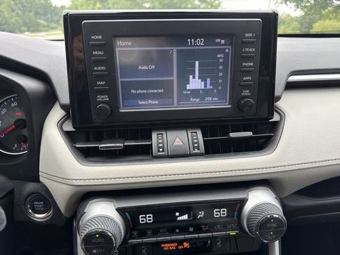 Used 2019 Toyota RAV4 XLE Premium w/ Cold Weather Package FWD image 11