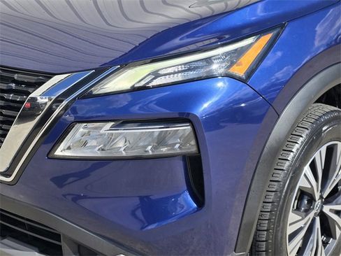 Used 2022 Nissan Rogue SV image 12