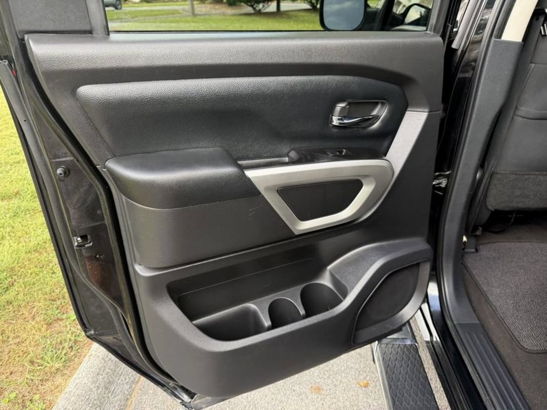 Used 2019 Nissan Titan SV RWD image 29