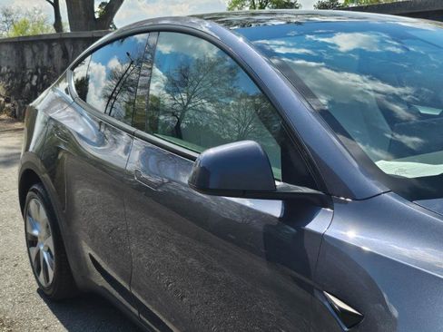 Used 2023 Tesla Model Y Long Range image 20