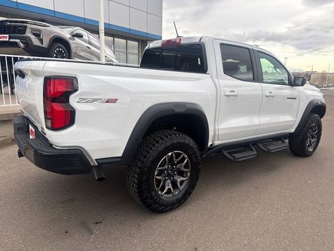 Used 2025 Chevrolet Colorado ZR2 w/ Technology Package image 7