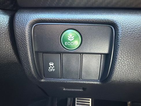 Used 2017 Honda Accord Sport image 20