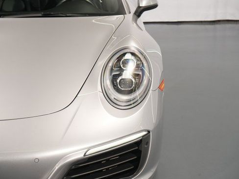 Used 2019 Porsche 911 Carrera 4 AWD/4WD image 11