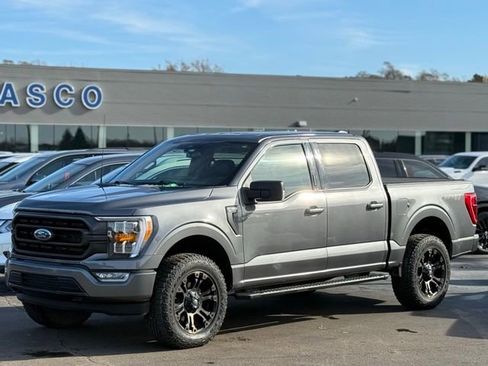 Certified 2022 Ford F150 XLT w/ Equipment Group 302A High image 32