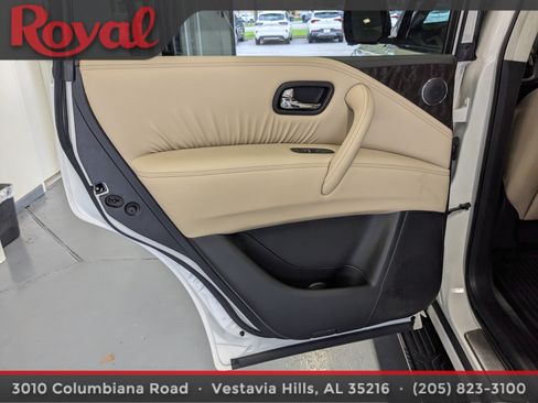 Used 2022 Nissan Armada Platinum w/ Captain's Chairs Package RWD image 17
