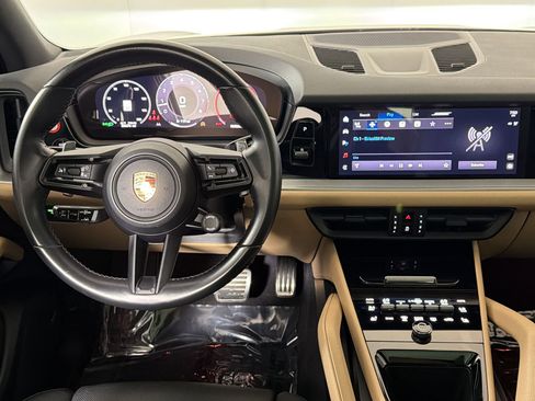 Certified 2024 Porsche Cayenne S AWD/4WD image 30