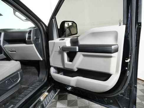Used 2017 Ford F150 XLT w/ Equipment Group 302A Luxury AWD/4WD image 11