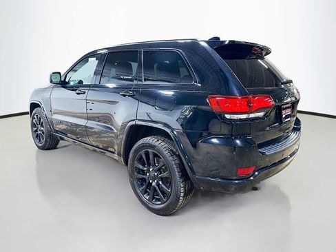Used 2019 Jeep Grand Cherokee Altitude image 9
