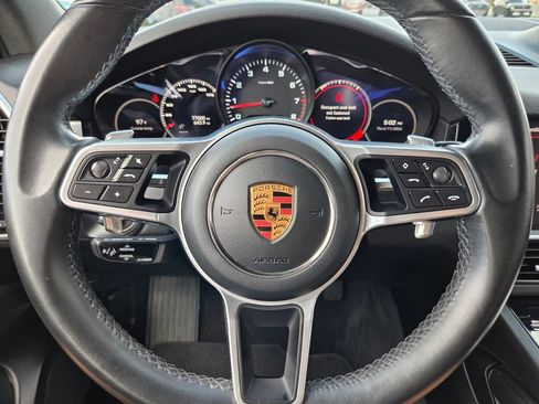 Used 2022 Porsche Cayenne AWD/4WD image 30
