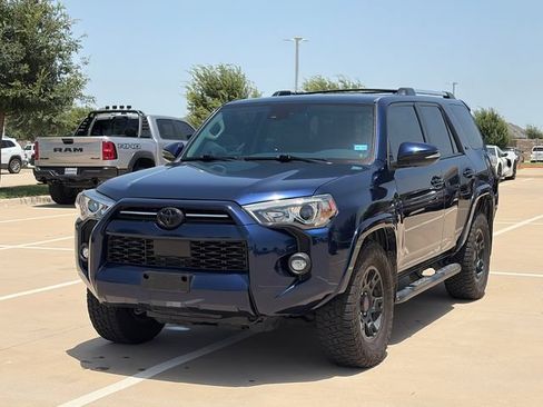 Used 2022 Toyota 4Runner SR5 Premium w/ Moonroof Package RWD image 3