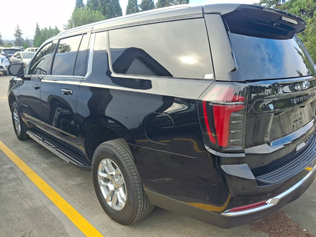Certified 2026 Chevrolet Suburban LS w/ LPO, Dark Essentials Package AWD/4WD image 7
