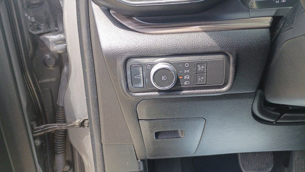 Used 2021 Ford Explorer Limited w/ Equipment Group 301A RWD image 26