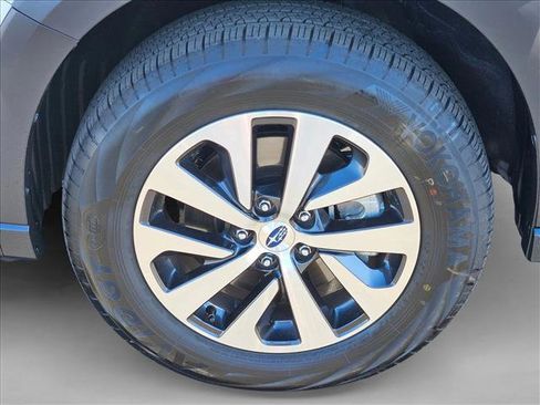 Certified 2025 Subaru Outback Premium w/ Popular Package #1A image 24