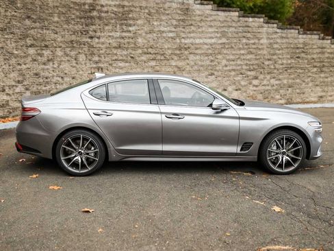 New 2026 Genesis G70 2.5T image 2