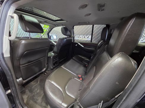 Used 2012 Nissan Pathfinder LE image 29