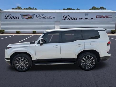 Used 2024 Lexus GX 550 w/ Cold Area Package AWD/4WD image 7