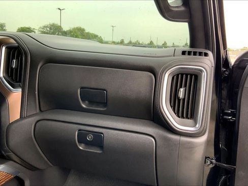 Used 2019 Chevrolet Silverado 1500 High Country w/ Technology Package image 18