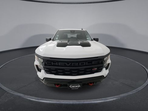 Used 2024 Chevrolet Silverado 1500 Custom Trail Boss AWD/4WD image 3
