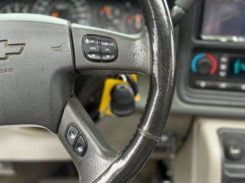 Used 2005 Chevrolet Avalanche 2500 w/ Preferred Equipment Group image 46