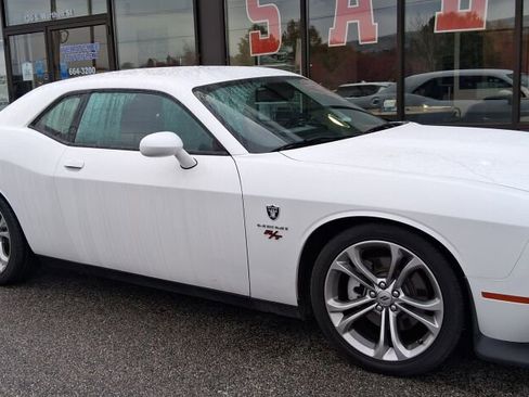 Used 2021 Dodge Challenger R/T image 2