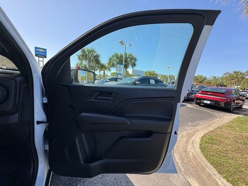 Used 2024 Chevrolet Colorado W/T RWD image 22