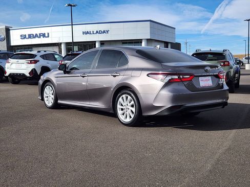 Used 2022 Toyota Camry LE image 3