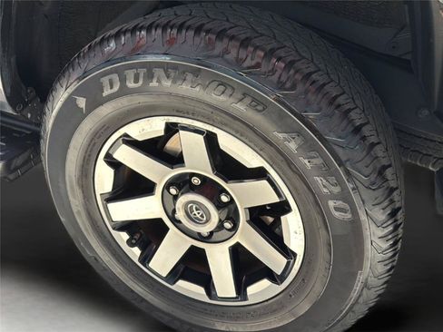 Used 2019 Toyota 4Runner TRD Off-Road Premium AWD/4WD image 41