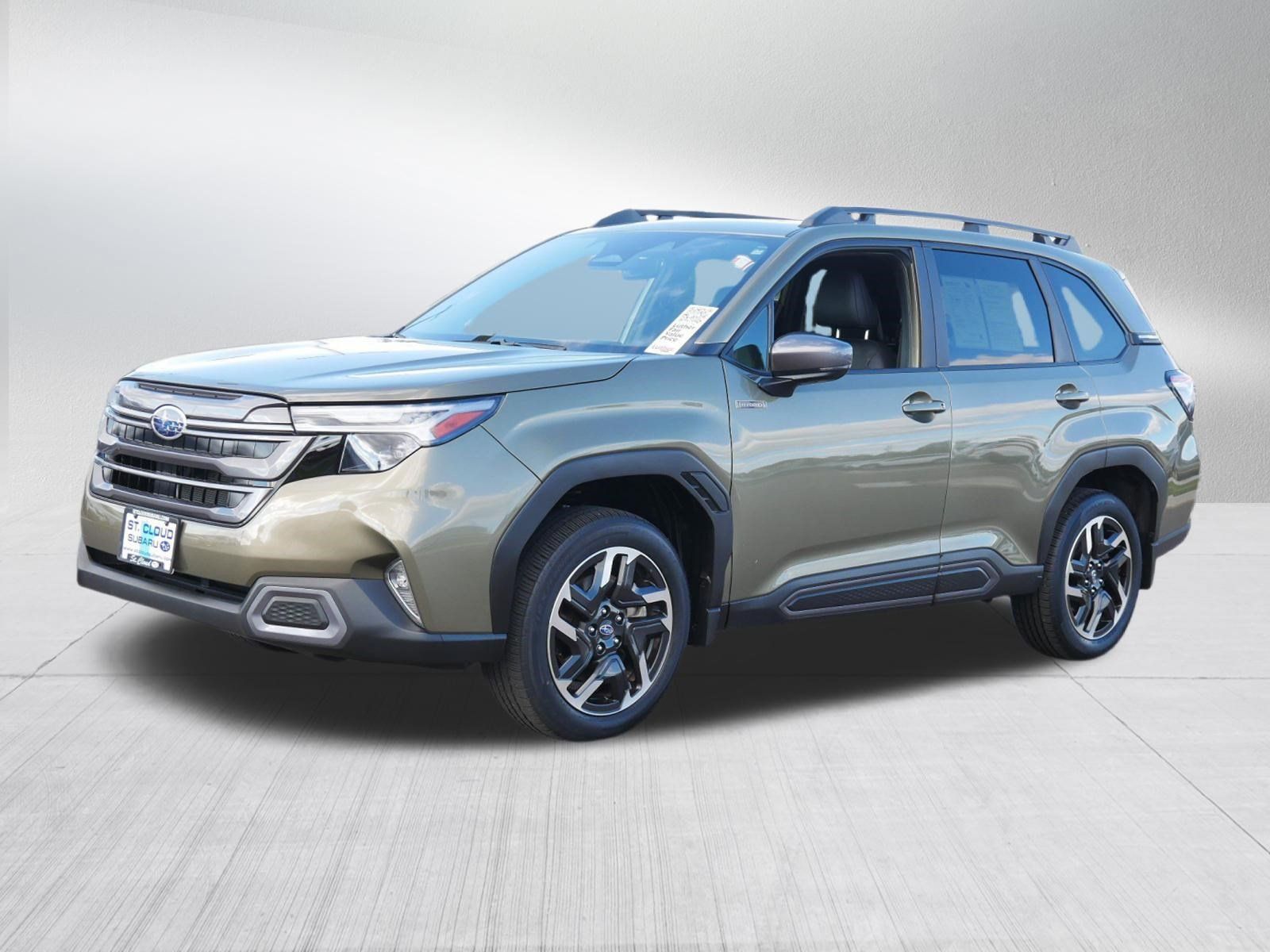 Used 2025 Subaru Forester Limited AWD/4WD image 3