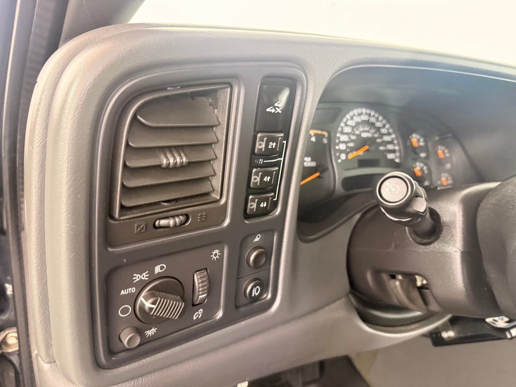 Used 2005 Chevrolet Silverado 3500 LT w/ Heavy-Duty Power Package AWD/4WD image 29