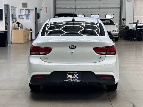 Used 2019 Kia Rio S FWD image 3