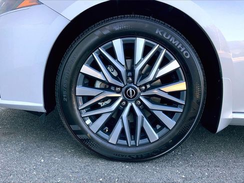 New 2025 Nissan Altima 2.5 SV w/ SV Premium Package image 12