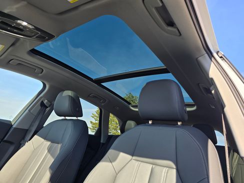 Certified 2025 Audi Q5 Premium w/ Convenience Package image 60