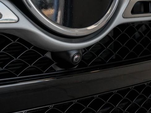 Used 2022 Mercedes-Benz GLE 350 4MATIC w/ Premium Package image 8