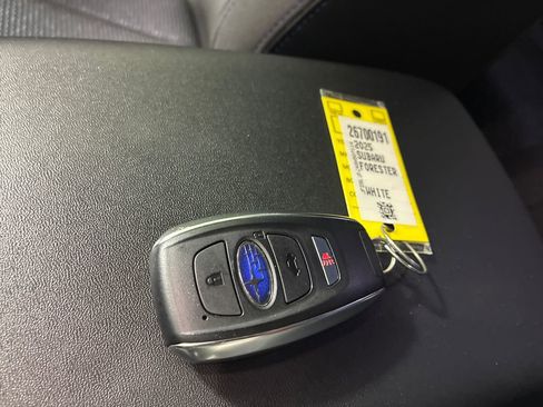 Used 2025 Subaru Forester Premium w/ Convenience Package #2 AWD/4WD image 36
