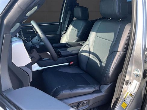 Used 2024 Toyota Tundra Platinum image 25
