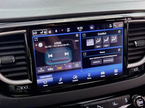 Used 2026 Chrysler Pacifica Select FWD image 16