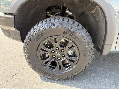 Used 2025 Chevrolet Silverado 1500 ZR2 w/ Technology Package image 11