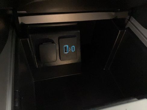 Used 2020 Ford Explorer Limited w/ Equipment Group 310A image 29