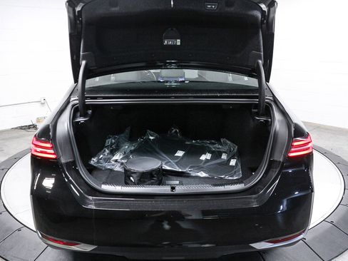 New 2026 BMW i5 eDrive40 w/ Convenience Package image 26