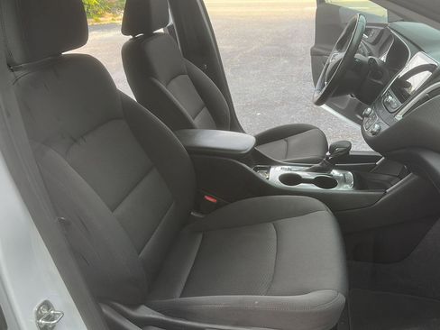Used 2022 Chevrolet Malibu RS image 21