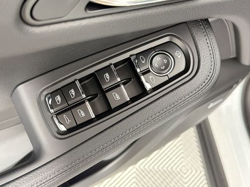 Used 2026 Porsche Macan S AWD/4WD image 13
