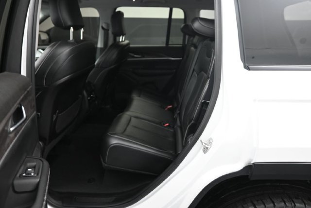Used 2023 Jeep Grand Cherokee Limited w/ Black Appearance Package AWD/4WD image 20