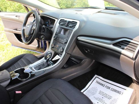 Used 2015 Ford Fusion SE FWD image 39