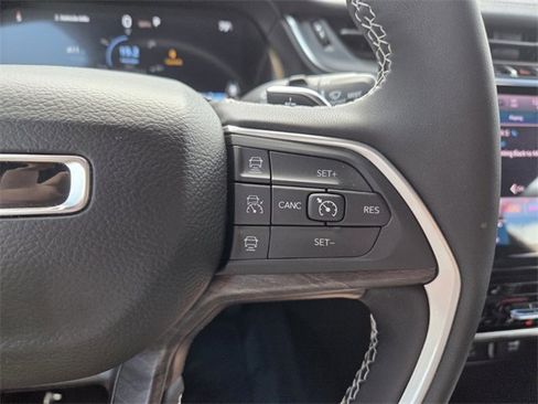 Certified 2025 Jeep Grand Cherokee Limited w/ Black Appearance Package image 31