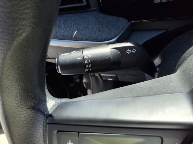 Certified 2025 Nissan Kicks SV AWD/4WD image 12