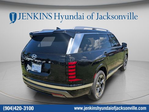 New 2026 Hyundai Palisade Limited FWD image 3