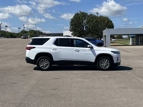Certified 2023 Chevrolet Traverse LT FWD image 3